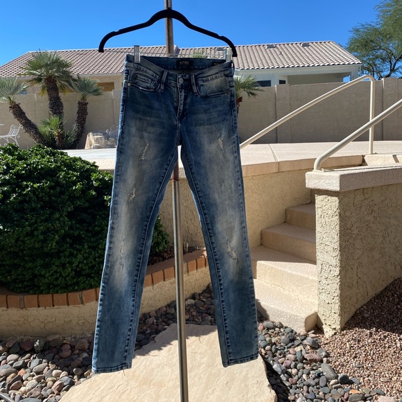 Buffalo David Bitton Denim - 🎉 Buffalo David Bitton Size 24 Mid Rise Skinny Jeans 🎉